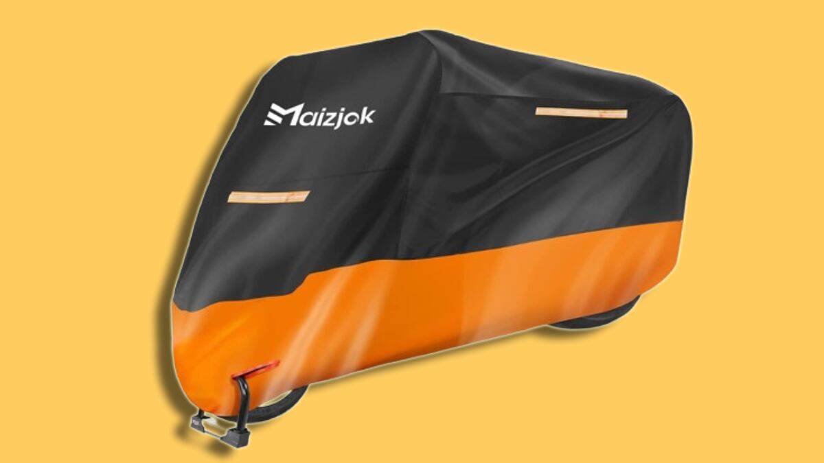 Con esta funda impermeable, tu moto estará siempre protegida