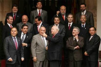 Foto de familia de los ministros de Exteriores de los países participantes en la XV Cumbre Iberoamericana.