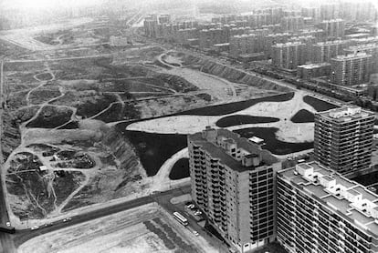 Vista aérea del solar donde se construyó La Vaguada, en el madrileño barrio del Pilar.