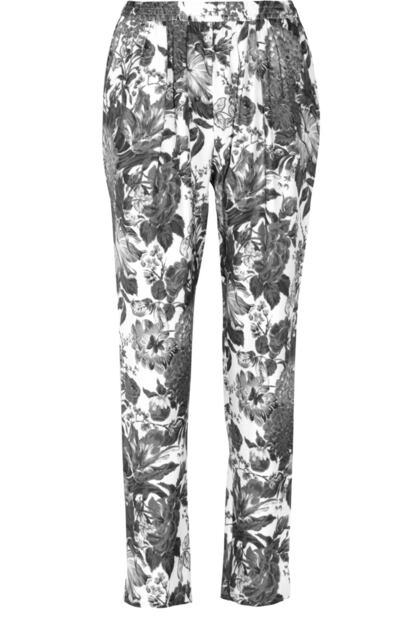 Son los mismos pantalones de Stella McCartney que lució hace unos días Diane Kruger. Su precio, 595 euros.