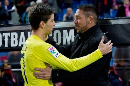 Vietto saluda a Simeone en un encuentro en el Calderón.