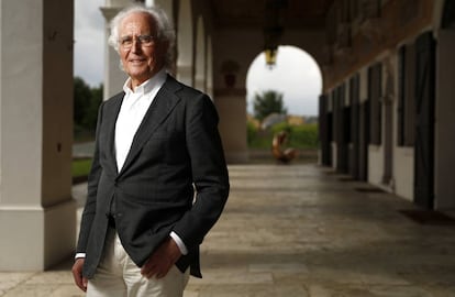 Luciano Benetton, fundador del grupo Benetton en Villa Minelli, en Treviso, donde tiene su despacho.