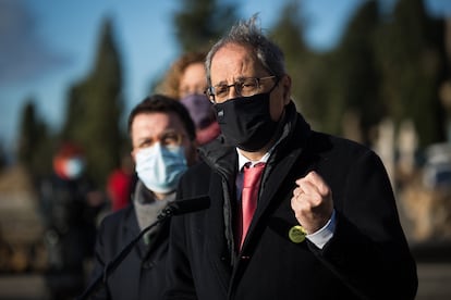 En primer plano, Quim Torra en una ofrenda floral a Francesc Macià el 25 de diciembre en Barcelona.