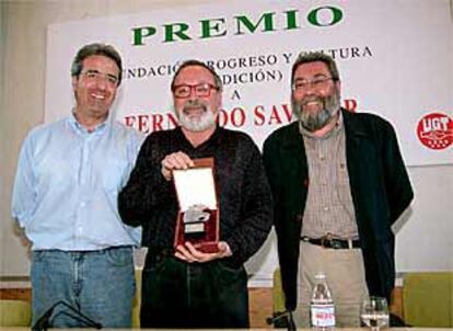 José Ricardo Martínez (líder de UGT de Madrid), Fernando Savater y Cándido Méndez.