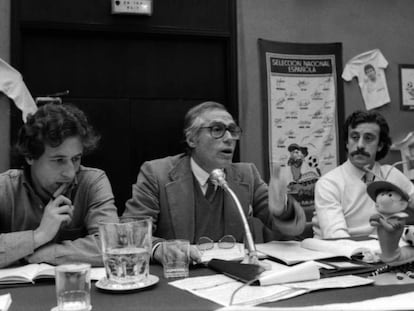 Alfonso Asunción, Cabrera Bazán y Del Bosque, en una asamblea de la AFE en 1982.