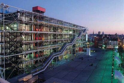 El Centro Georges Pompidou, en París, es una de las obras más reconocibles del arquitecto italiano Renzo Piano (Génova, 1937). Alberga el Museo Nacional de Arte Moderno, una biblioteca y el centro de investigación musical IRCAM.