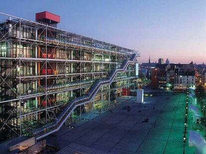 El Centro Georges Pompidou, en París, es una de las obras más reconocibles del arquitecto italiano Renzo Piano (Génova, 1937). Alberga el Museo Nacional de Arte Moderno, una biblioteca y el centro de investigación musical IRCAM.