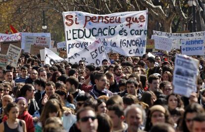 Protestas de universitarios valencianos contra la subida de tasas y el recorte de becas. 