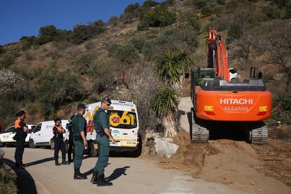 Civil guard officers at the scene of the accident.