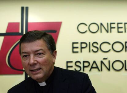 Juan Antonio Martínez Camino, ayer en la sede de la Conferencia Episcopal Española.