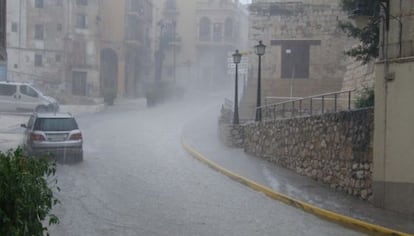 Ontinyent registró en solo media hora 33 litros por metro cuadrado de lluvia