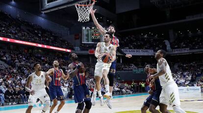 Campazzo entra a canasta ante Shengelia