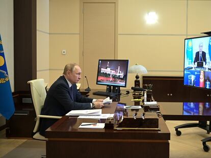 El presidente de Rusia, Vladímir Putin, durante una cumbre telemática de los líderes de la Organización del Tratado de Seguridad Colectiva (OTSC).