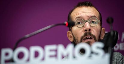 El secretario de Organizaci&oacute;n de Podemos Pablo Echenique, durante la rueda de prensa tras el Consejo de Podemos en Madrid