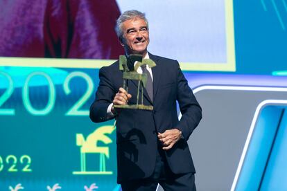 Carles Francino tras recoger el Ondas. El director de ‘La Ventana’ de la ‘Cadena SER’ recibió el premio en reconocimiento a su trayectoria.