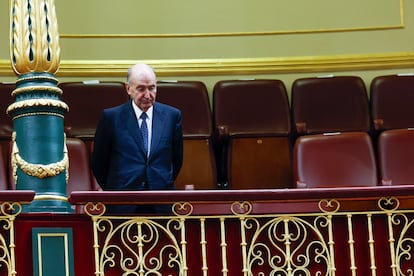 Miquel Roca, uno de los padres de la Constitución,  a su llegada este miércoles a la solemne apertura de la XV Legislatura, en la sesión conjunta de las Cortes Generales. 