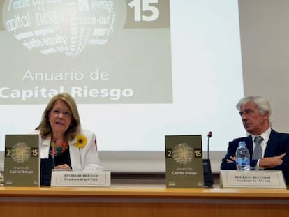 Durante la presentación hoy, 22 de julio de 2016, la presidenta de la Fundación ICO, Emma Navarro, la presidenta de la CNMV, Elvira Rodríguez y el presidente del Incari, Rodrigo Recondo.