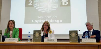 Durante la presentación hoy, 22 de julio de 2016, la presidenta de la Fundación ICO, Emma Navarro, la presidenta de la CNMV, Elvira Rodríguez y el presidente del Incari, Rodrigo Recondo.