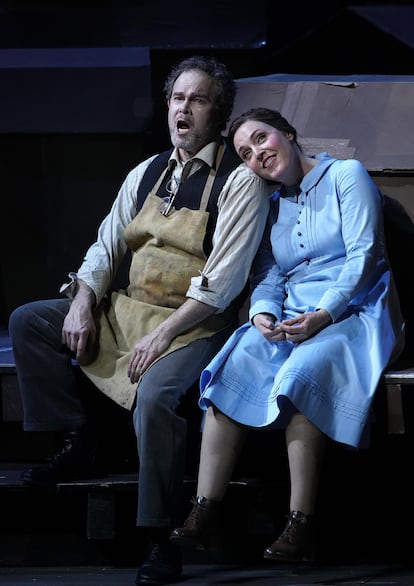 Gerald Finley (Sachs) y Nicole Chevalier (Eva) en un momento de la representación.