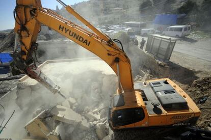 Demolición de una casa árabe en Jerusalén oriental.