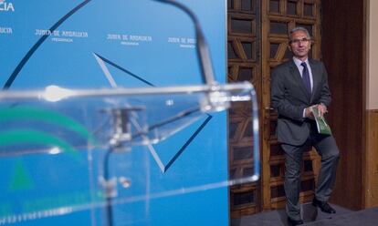 El portavoz del Gobierno, Miguel Ángel Vázquez, en la sala de prensa de San Telmo.
