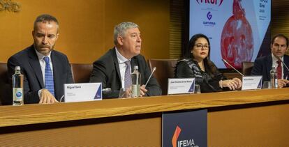 Miguel Sanz (director general deTurespaña), José Vicente de los Mozos  (presidente del comité ejecutivo de Ifema), Monica Bolaños (embajadora de Guatemala) y Javier Sánchez Prieto (consejero delegado de Iberia)