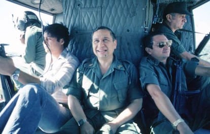 El general Carlos Eugenio Vides Casanova, durante la guerra civil de El Salvador de los años 80.