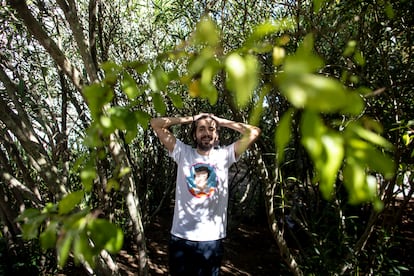 Salvador Sobral, en el Jardim dos Plátanos, en Linda-a-Velha, Portugal, a finales de septiembre.