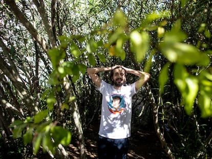 Salvador Sobral, en el Jardim dos Plátanos, en Linda-a-Velha, Portugal, a finales de septiembre.