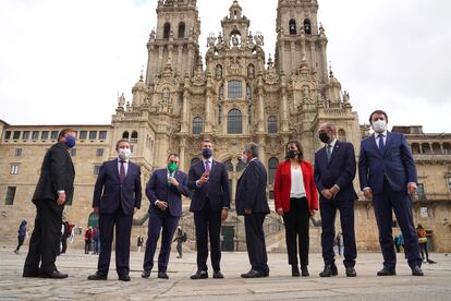 Los presidentes de las ocho comunidades más afectadas por la despoblación tras la reunión que mantuvieron el 23 de noviembre en Santiago de Compostela.