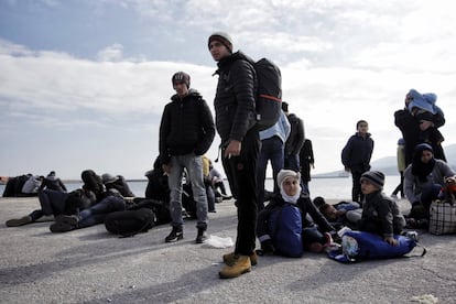 Refugiados en el puerto de Mytiline.