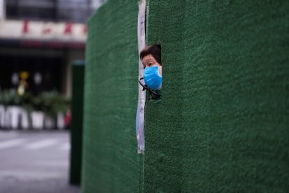 Una residente de Shanghai, el pasado 6 de mayo.