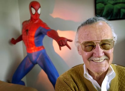 Stan Lee, em foto de 2002. 