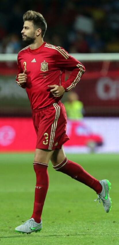 Piqué, durant el partit contra Costa Rica.