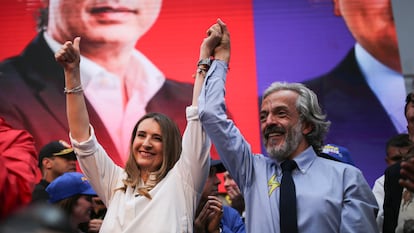 la población LGBTI se divide frente a la adhesión de Juan Daniel Oviedo a Paloma Valencia