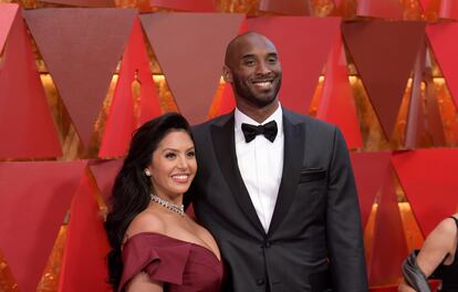 Vanessa y Kobe Bryant, a su llegada a los premios Oscar celebrados en Los Ángeles (California) en 2018.