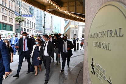 Spanish PM Pedro Sánchez outside Grand Central station in New York.