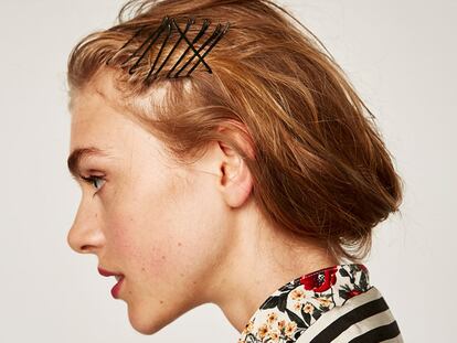 Está pasando: se lleva ponerte el paquete entero de horquillas en la cabeza