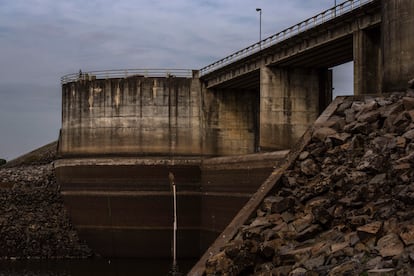 El embalse, casi vacío, de Paso Severino en Florida (Uruguay), en julio de 2023.