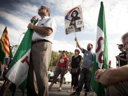 Participantes en la marcha contra la base de Rota. 