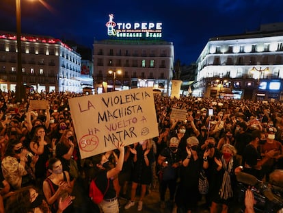 Manifestación contra de la violencia de género en la Puerta del Sol (Madrid).