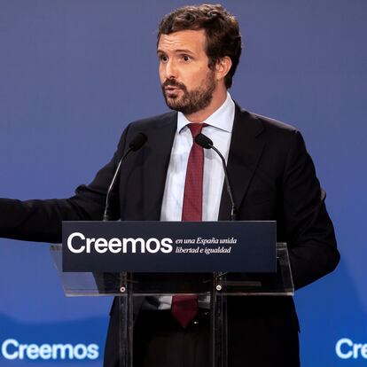 BARCELONA, 31/08/2021.- El líder del PP, Pablo Casado, durante su intervención en la mesa redonda "Unidad Nacional y Estado Autonómico frente al nacionalismo", en la que han participado representantes de varias entidades constitucionalistas como Sociedad Civil Catalana o Asamblea por una escuela bilingüe. EFE/Quique García