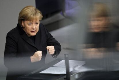 La canciller Angela Merkel durante su intervención en el debate de los presupuestos alemanes para  2012.