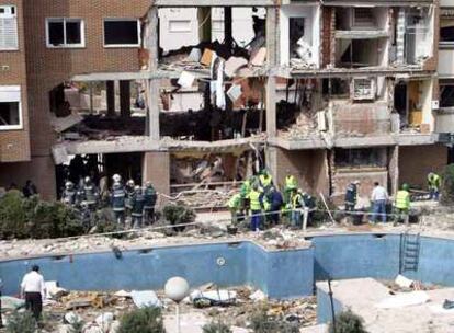 Aspecto del edificio de Leganés tras el suicidio de siete de los autores de la matanza del 11-M.