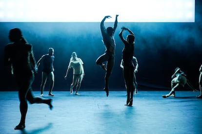 Un momento del trabajo del College de la Bienal de Venecia al mando de Wayne McGregor.