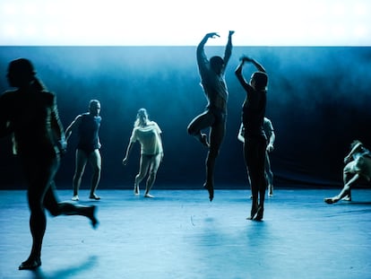 Un momento del trabajo del College de la Bienal de Venecia al mando de Wayne McGregor.