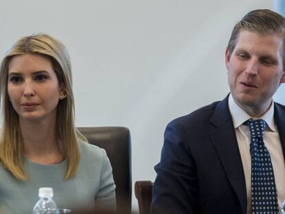 Ivanka y Eric Trump, en la una reuni&oacute;n con el presidente electo de EE UU Donald Trump y l&iacute;deres del sector de la tecnolog&iacute;a el pasado d&iacute;a 14.