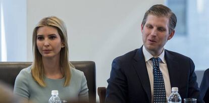 Ivanka y Eric Trump, en la una reunión con el presidente electo de EE UU Donald Trump y líderes del sector de la tecnología el pasado día 14.