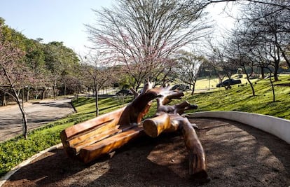 Uma das obras de Hugo França no Parque das Cerejeiras.