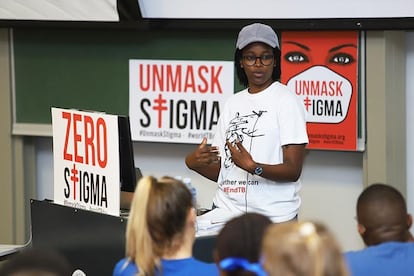 Phumeza Tisile durante una sesión de sensibilización de TB Proof sobre el estigma de quienes viven con tuberculosis.